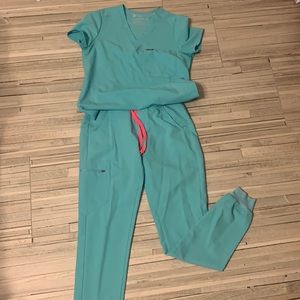 NEON BLUE FIGS SCRUBS. LIMITED EDITION size XS